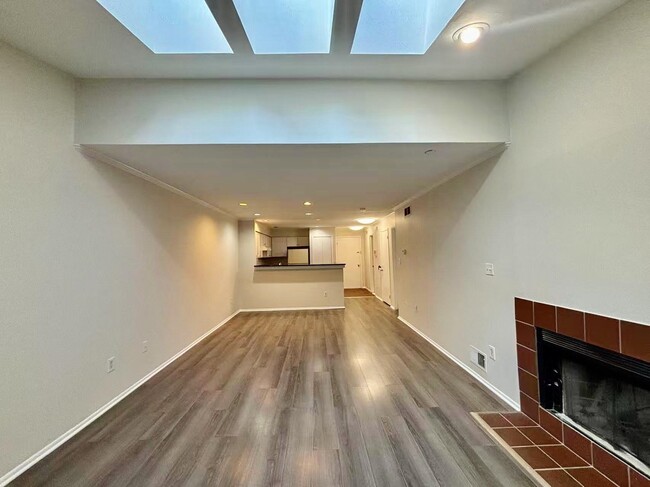 Building Photo - 781 Spinnaker Ct