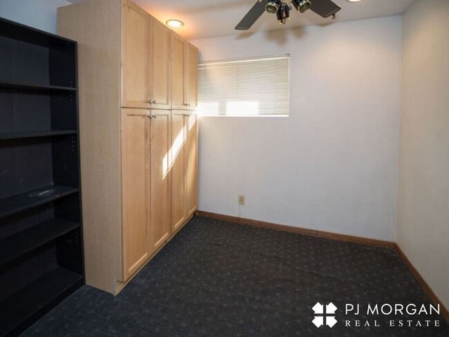 Building Photo - 3 bedroom, 1.5 bath House For Lease