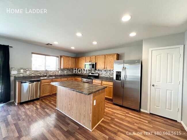 Building Photo - 44779 W Paitilla Ln
