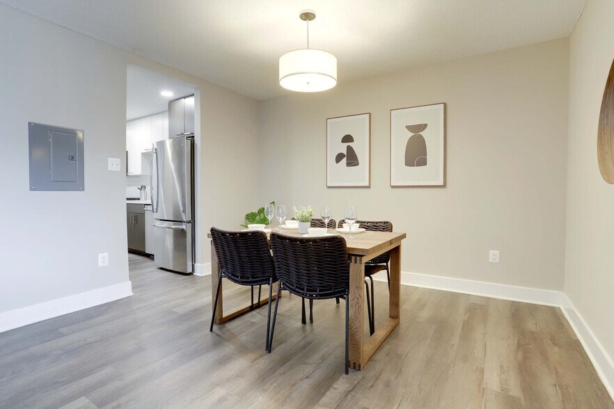 Building Photo - 1201 S Bell St