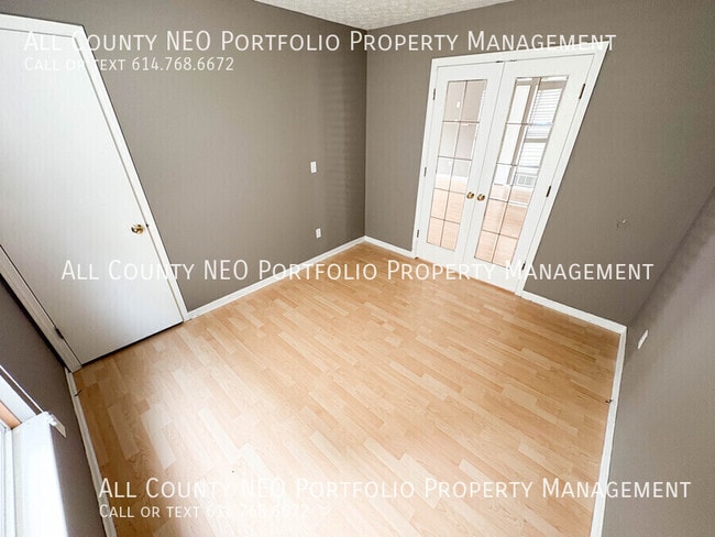 Building Photo - 3141 Hines Rd