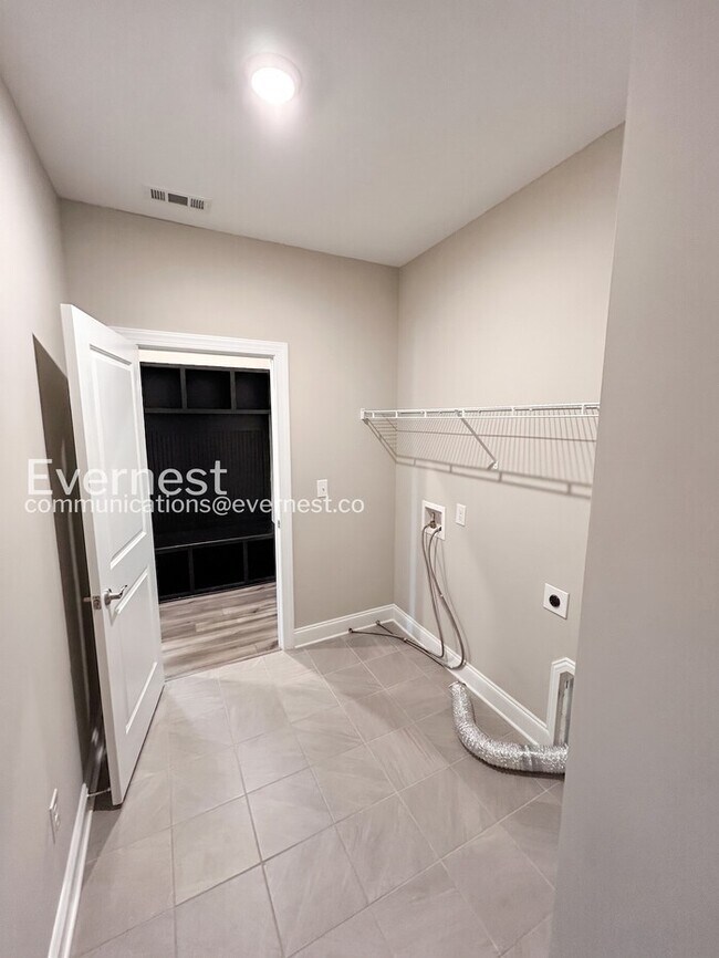 Building Photo - Modern Comfort Meets Community Charm with Garage  / 4 Beds & 3.5 baths / Available Now!
