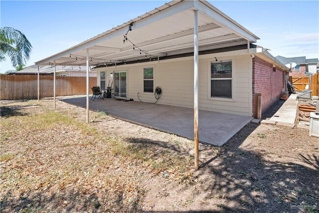 Building Photo - 23 Violet Ave