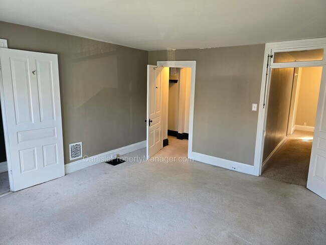 Building Photo - 252 W Pomfret St