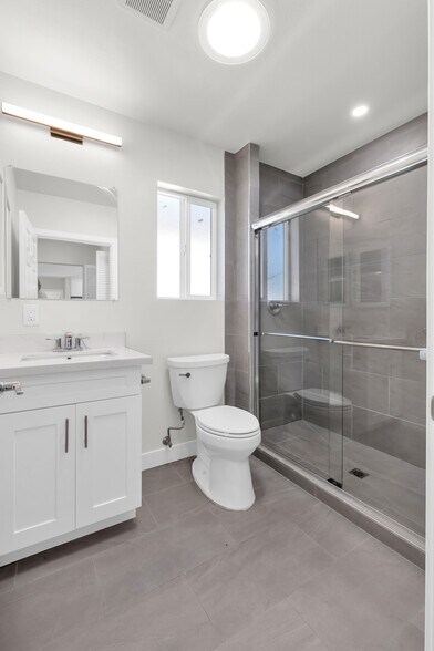 Building Photo - 1575 Manning Ave