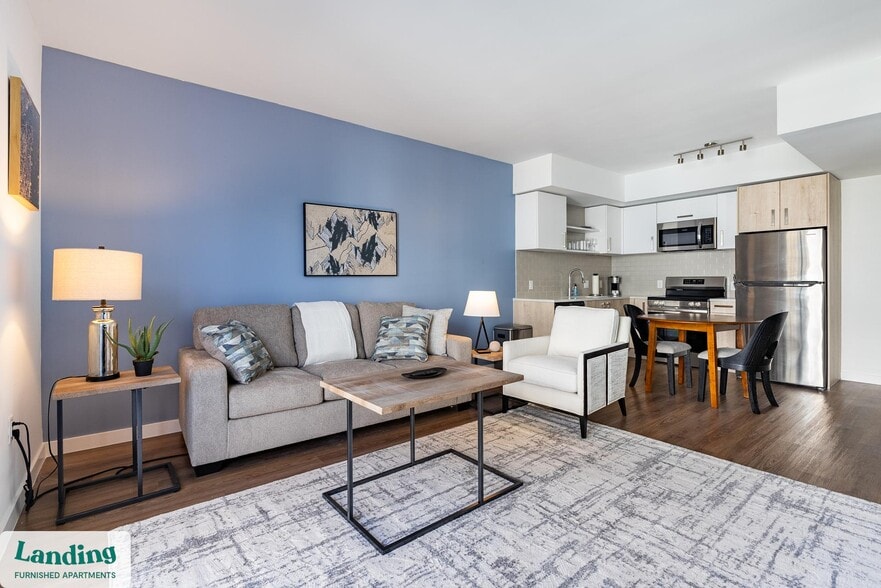 Building Photo - 200 NE 1st Ave