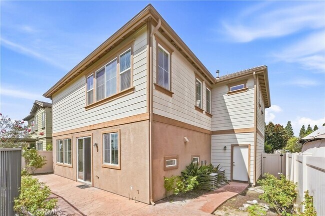 Building Photo - 212 Summit Vista