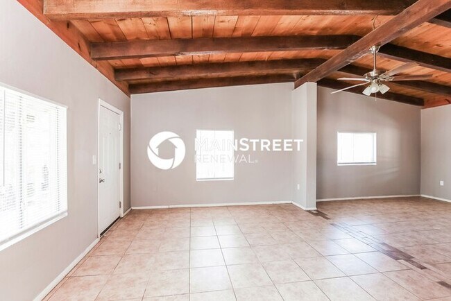 Building Photo - 4 Bedroom Pet-Friendly Home in Tucson, AZ with Main Street Renewal