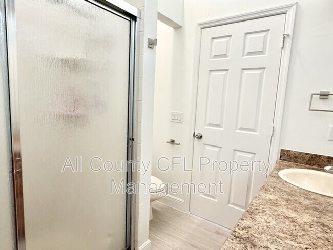 Building Photo - 553 Walnut Grove Pl