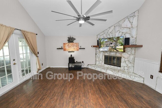 Building Photo - 9934 Peninsular Dr
