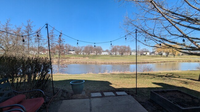 Building Photo - 40 N Golfview Ct