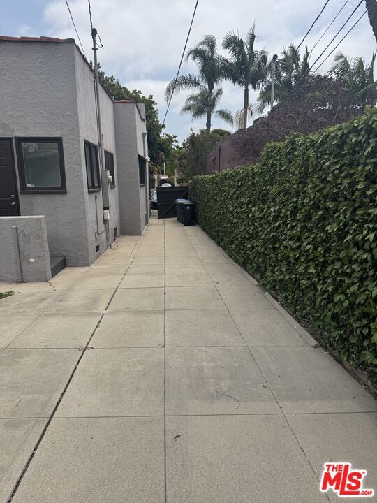 Building Photo - 107 S Lucerne Blvd