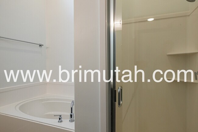 Building Photo - 9196 S Holiday Bowl Ct