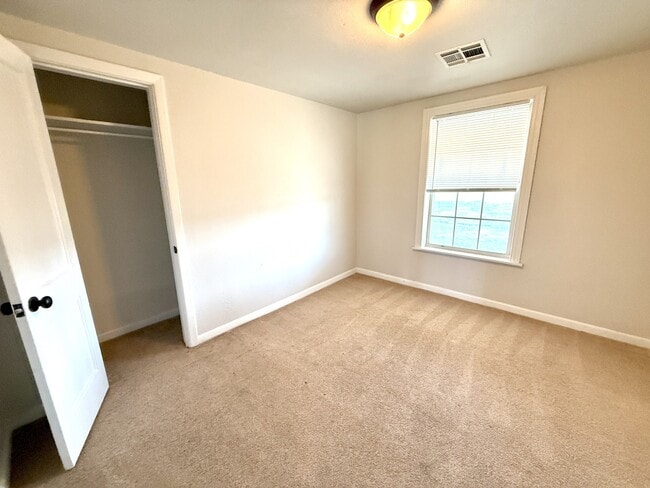 Building Photo - 5566 OK-199