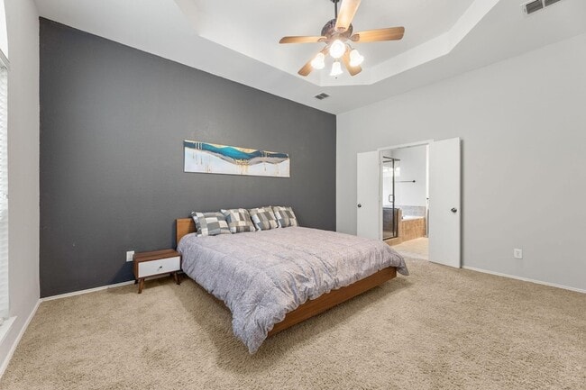 Building Photo - 10713 Alexandria Dr