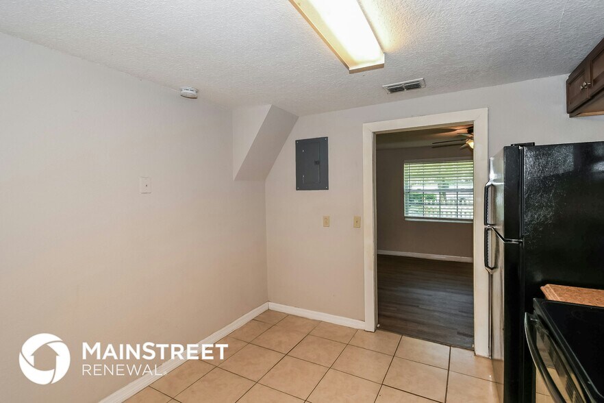 Building Photo - 9155 5th Ave