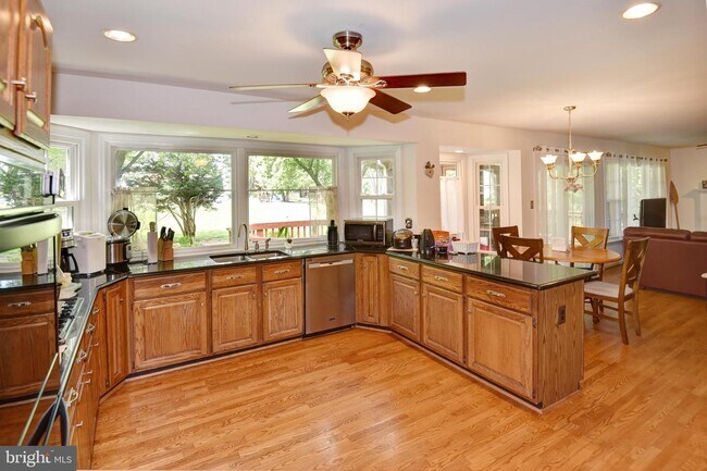Building Photo - 13043 Farthingale Dr