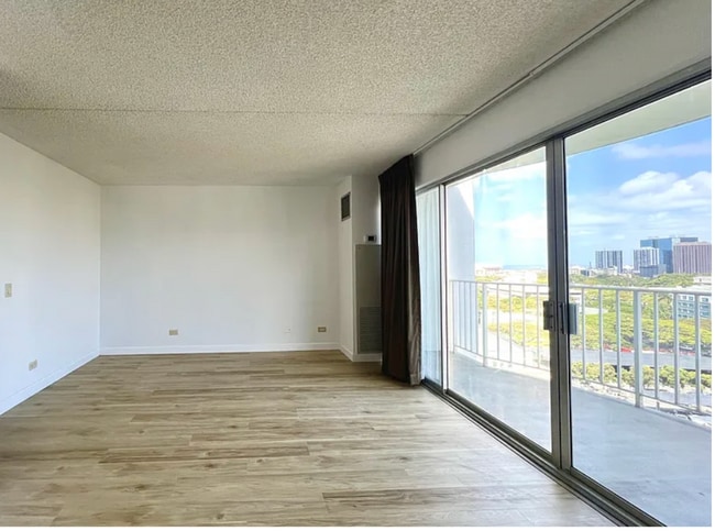 Building Photo - 710 Lunalilo St