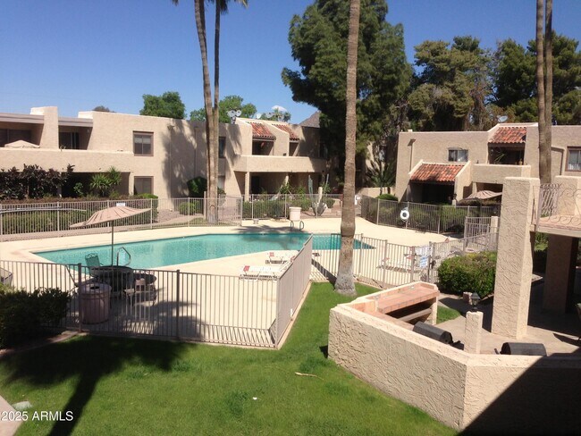 Primary Photo - 3314 N 68th St