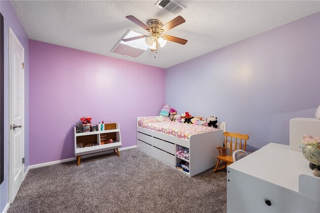 Building Photo - 2907 Broadmoor Dr