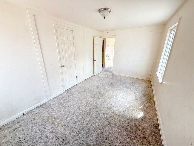 Building Photo - 3 BED 2 BATH BEAUTIFUL SINGLE FAMILY HOME