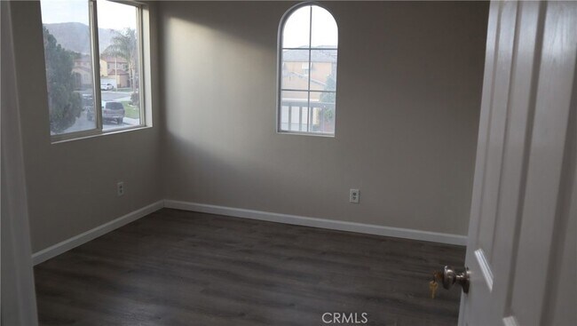 Building Photo - 3722 Almansa Way