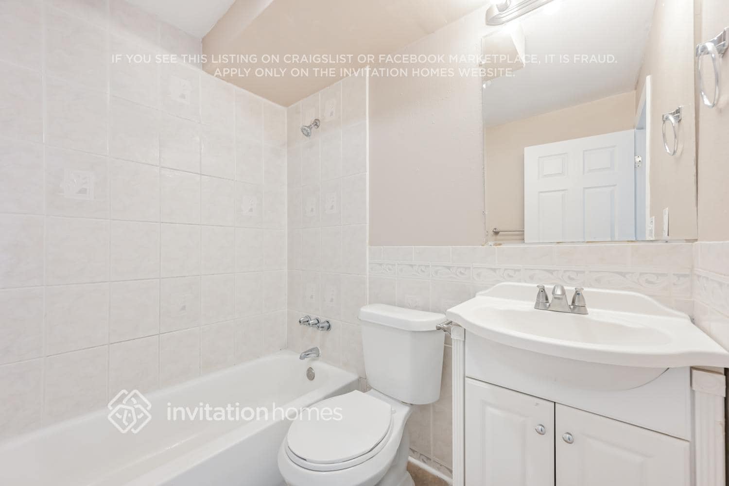 Building Photo - 4685 S Buckley Way