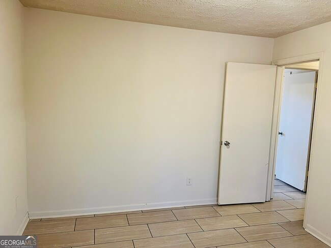 Building Photo - 4120 Midway Rd