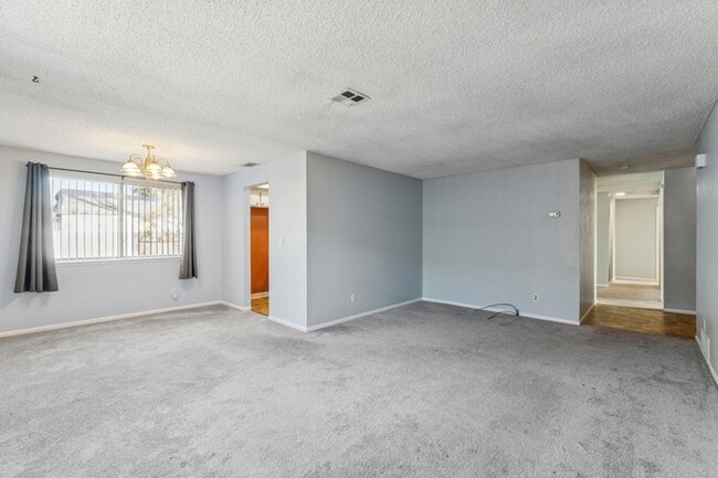 Building Photo - 1508 W Elm Pl