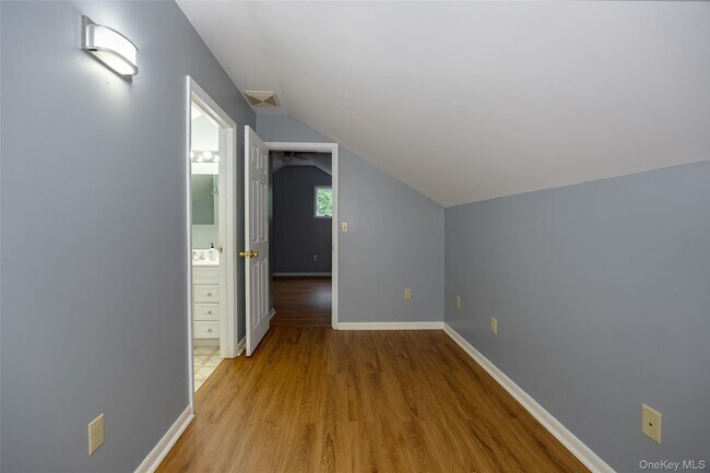 Building Photo - 46 Barnard Ave