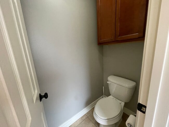 Building Photo - Riverbrooke Subdivision Beauty! Move in Ready!