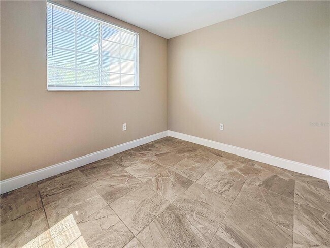Building Photo - 5701 Bentgrass Dr