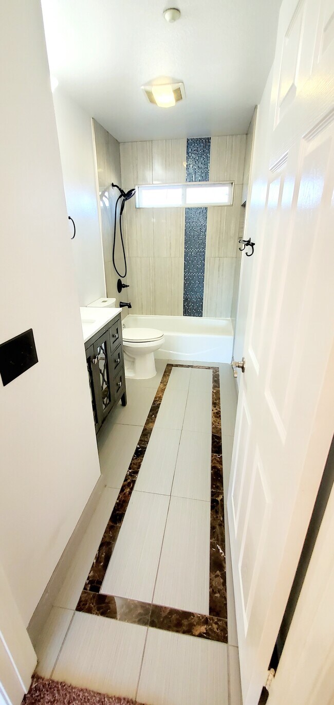 Master Bath - 9880 11th St