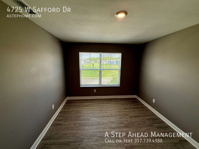 Building Photo - 4725 W Safford Dr