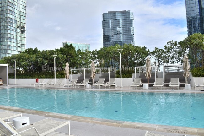 Building Photo - Koula 3/3/2, high flr. w/ Ocean & DH Views (Kakaako Area)