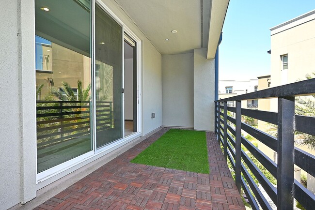 Building Photo - $5,190 - GORGEOUS FOUR BEDROOM HOME IN THE...