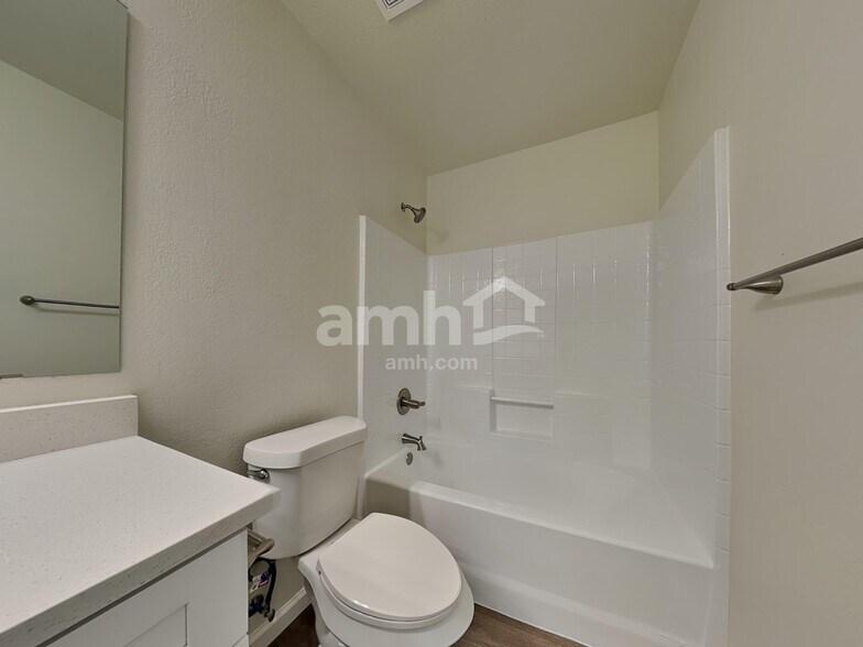 Building Photo - 7505 Fossil Lake Dr