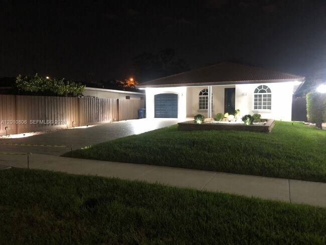 Building Photo - 9910 SW 23rd St