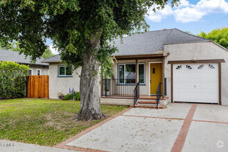 Building Photo - 3037 E Del Mar Blvd