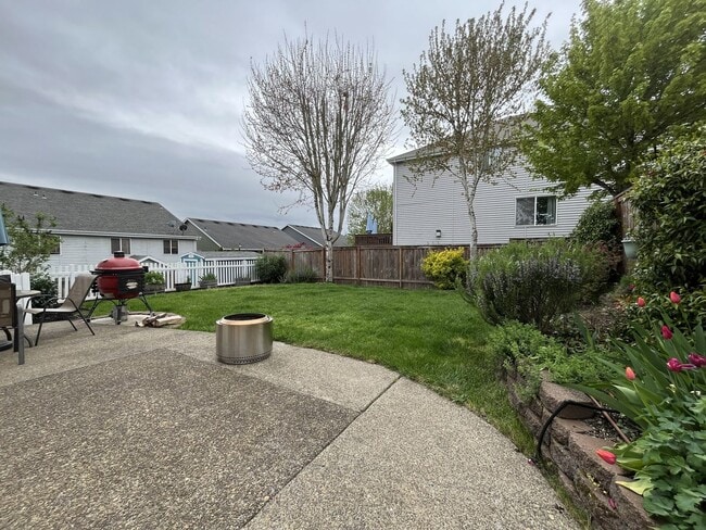 Building Photo - Elegant 5BR + Bonus Room Home with Bay Windows, Entertainment Room & Oversized Primary Retreat