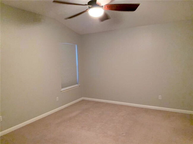Building Photo - 1207 Shaun Dr