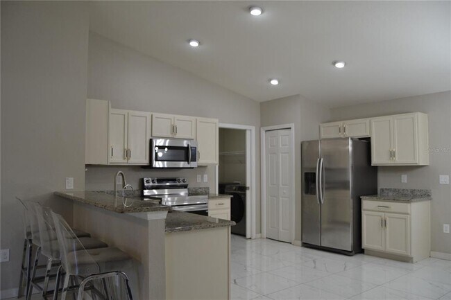 Building Photo - 1071 Condor Dr