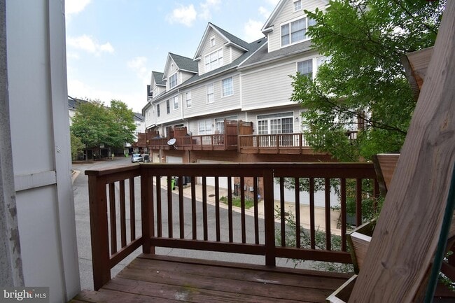 Building Photo - 5053 Kilburn St