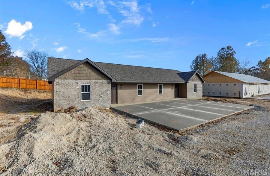 Building Photo - 231 Cedar Cir