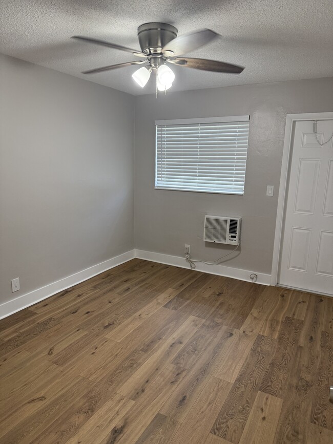 Building Photo - 1331 Holly Heights Dr