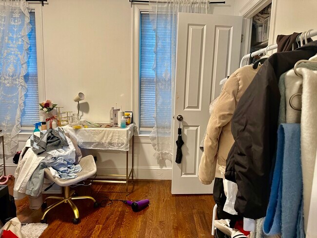 Building Photo - 27 Marney St