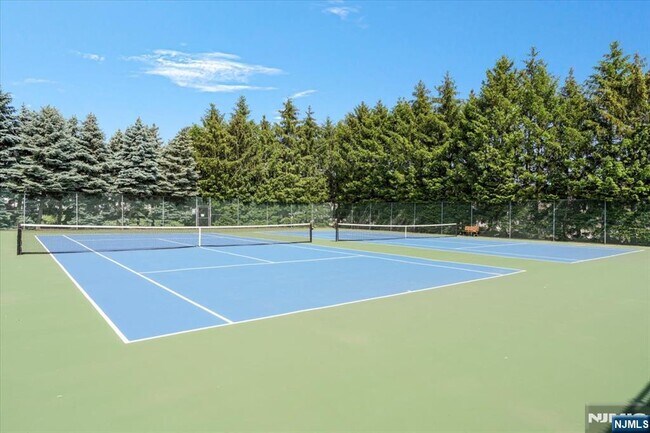 Building Photo - 535 Coventry Dr