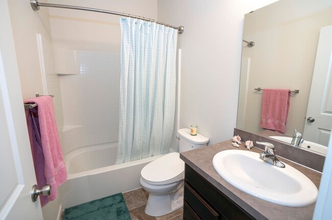 Building Photo - Welcome to Ridgeview Estates – Spacious Home with a Fenced Yard!
