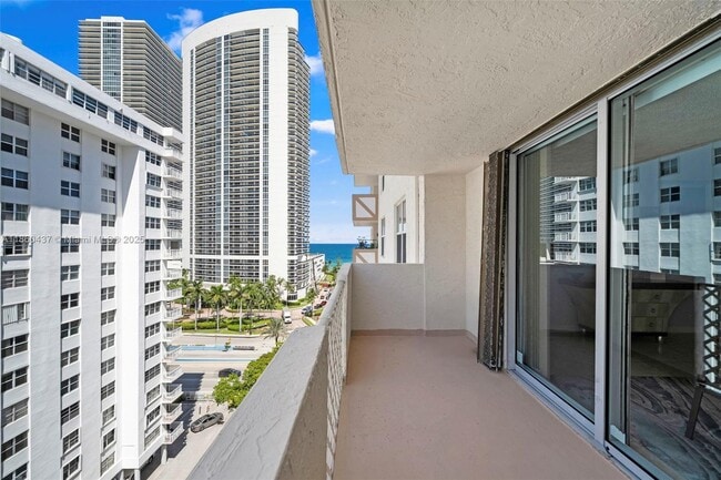 Building Photo - 1865 S Ocean Dr