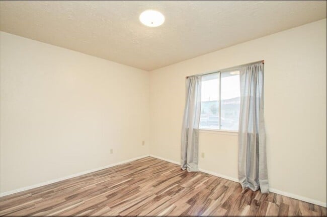 Building Photo - 8206 Westbank Ave